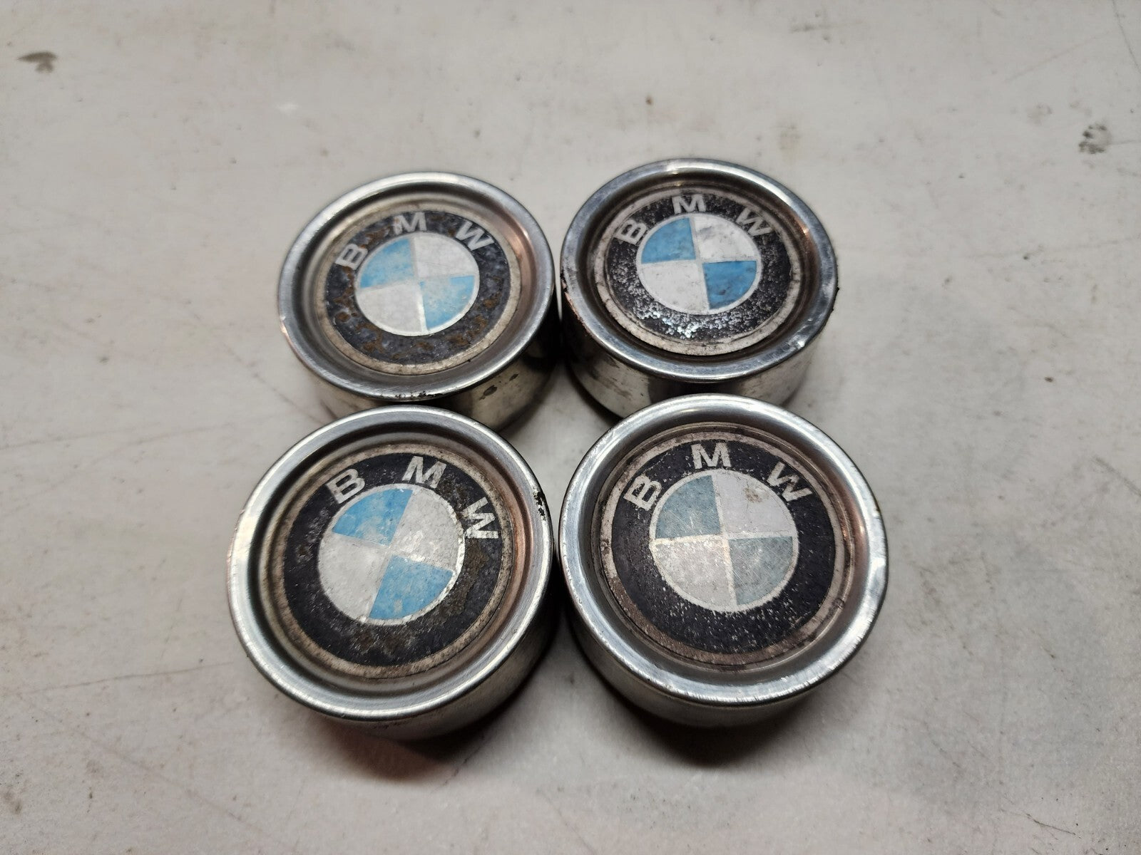 BMW E30 E21 E10 OEM Bottlecap Center Hub Cap Set