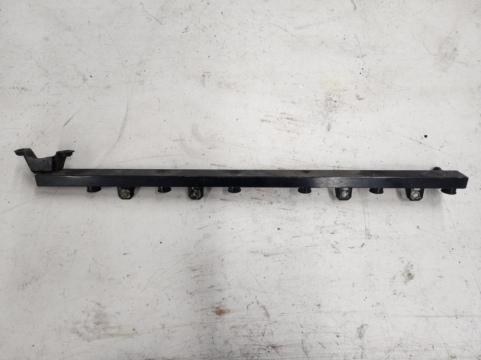 BMW E30 OEM M20 Fuel Rail