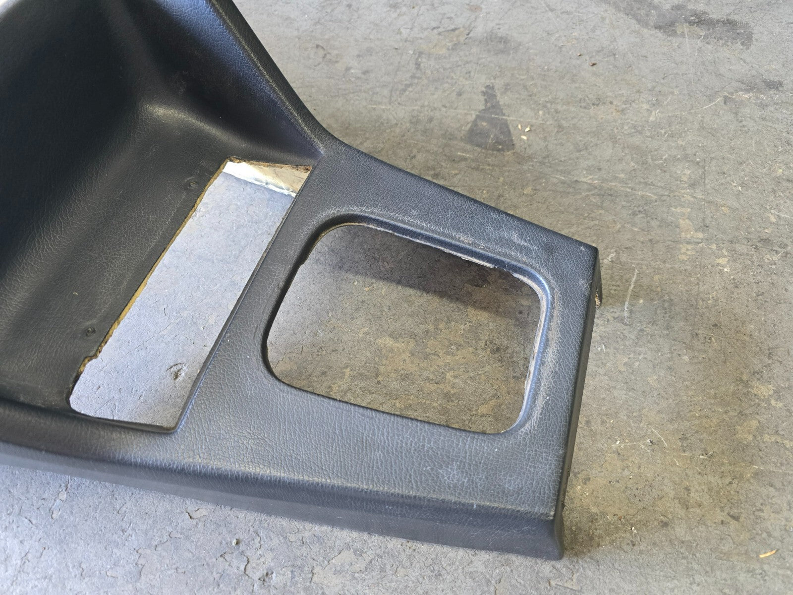 BMW E30 Front Center Console Storing Partition LHD Manual Crank Windows