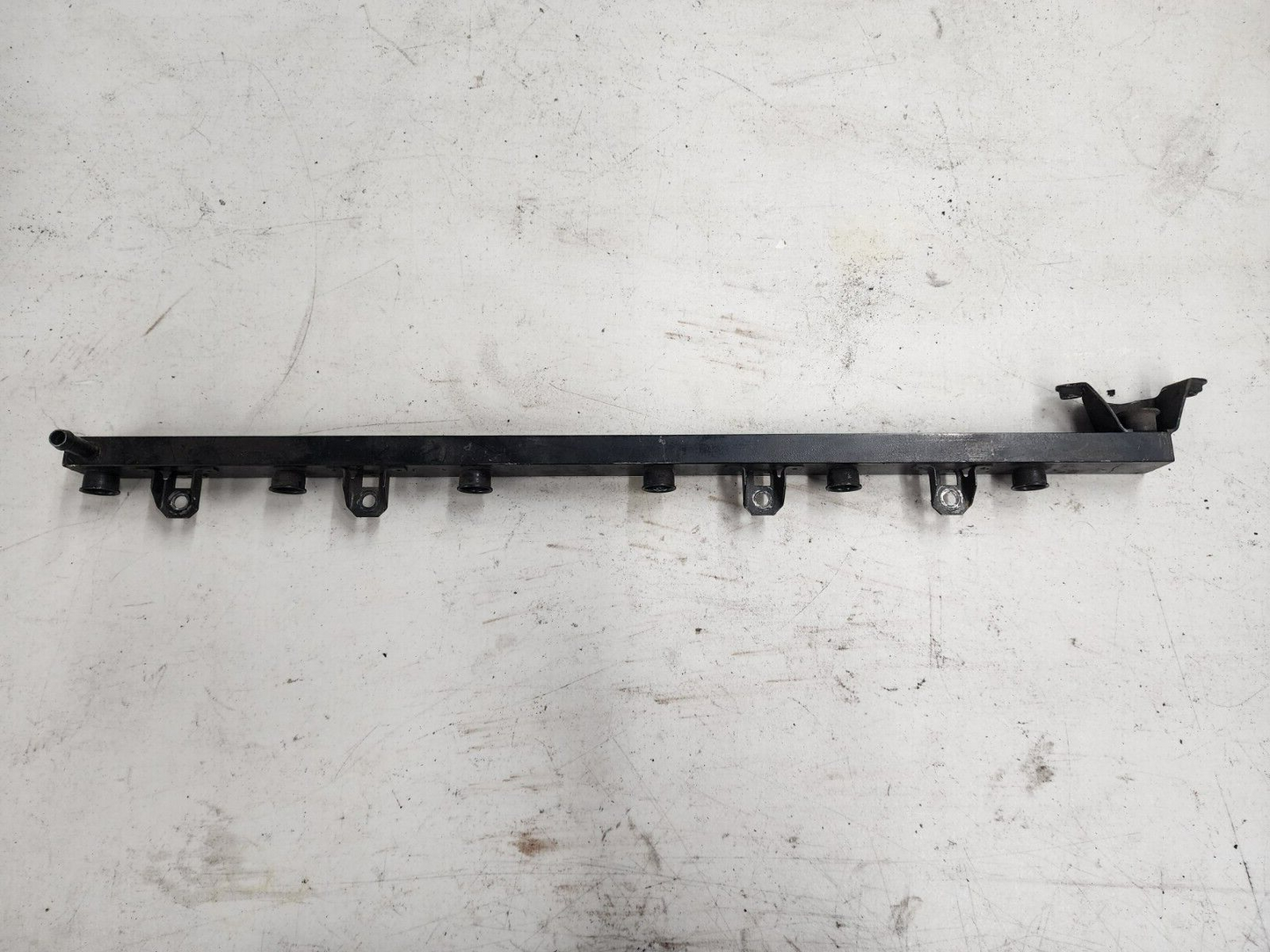 BMW E30 OEM M20 Fuel Rail