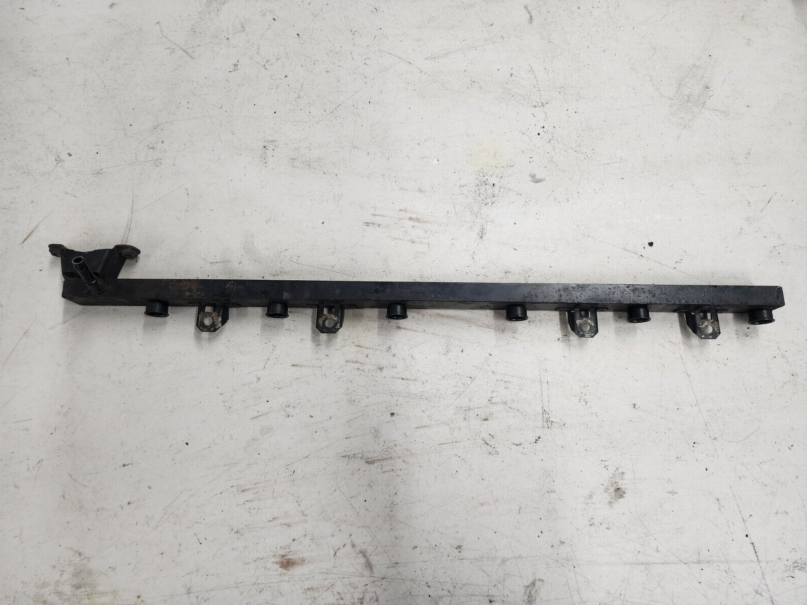 BMW E30 OEM M20 Fuel Rail