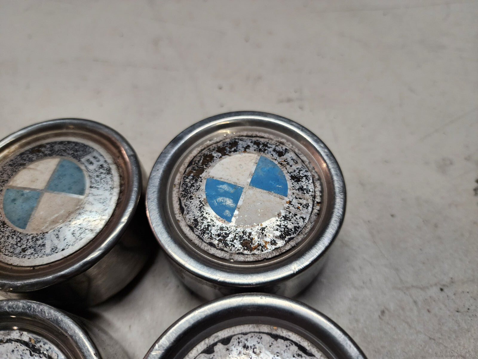 BMW E30 E21 E10 OEM Bottlecap Center Hub Cap Set