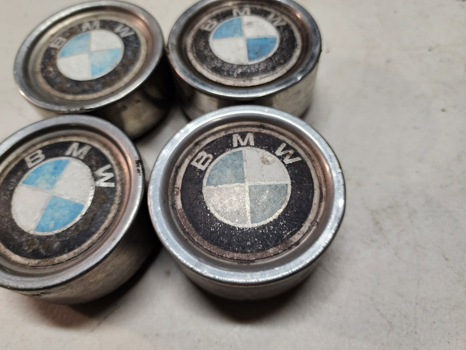 BMW E30 E21 E10 OEM Bottlecap Center Hub Cap Set