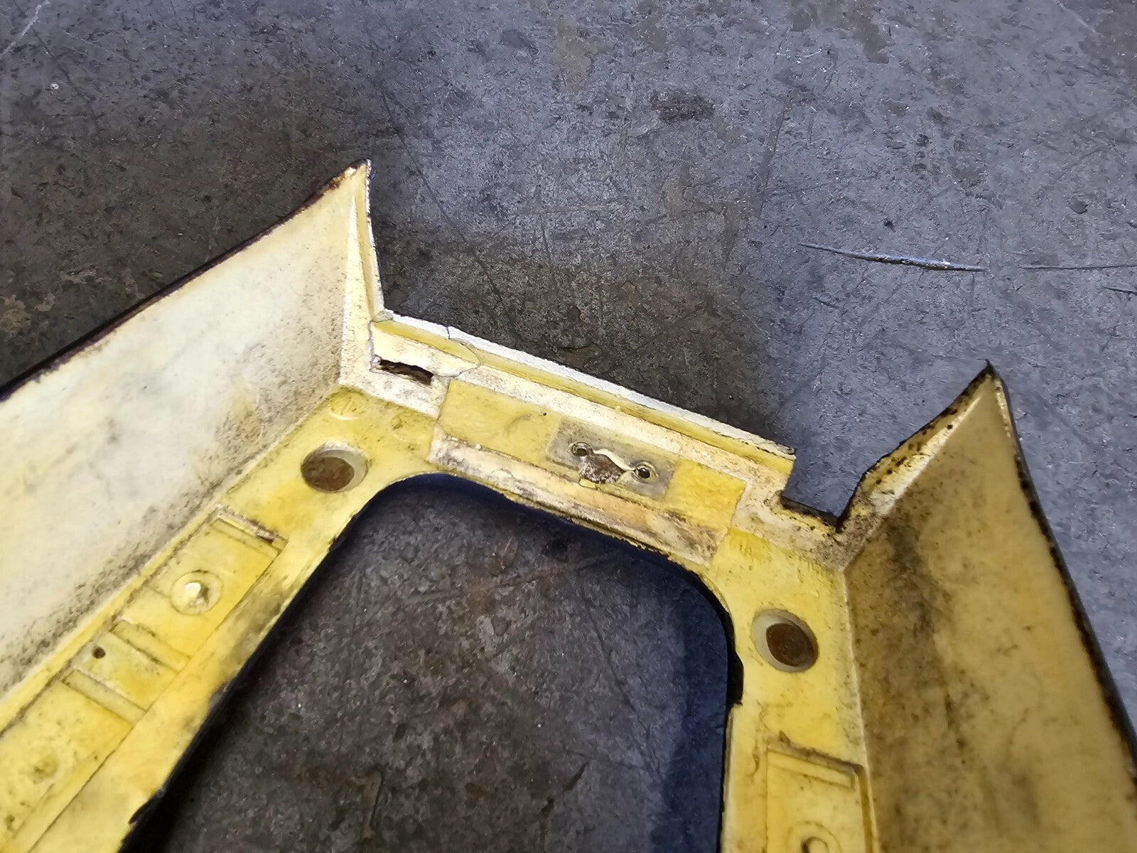 BMW E30 Front Center Console Storing Partition LHD Manual Crank Windows