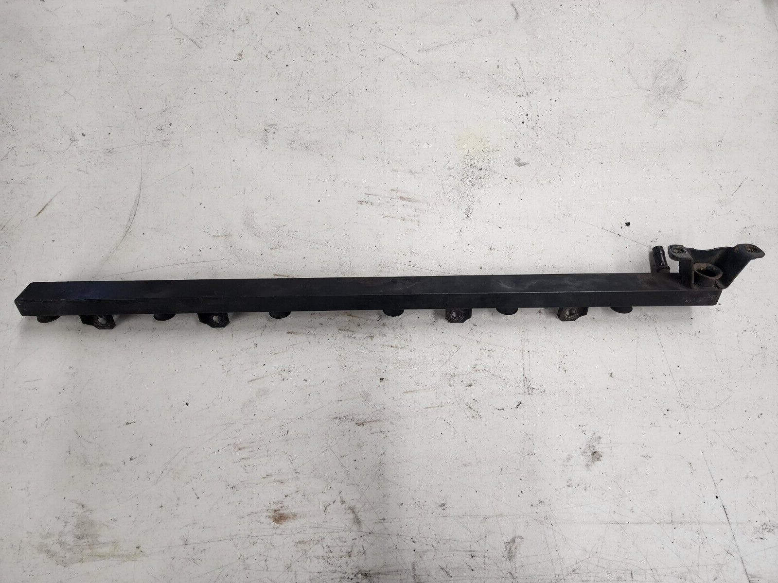 BMW E30 OEM M20 Fuel Rail