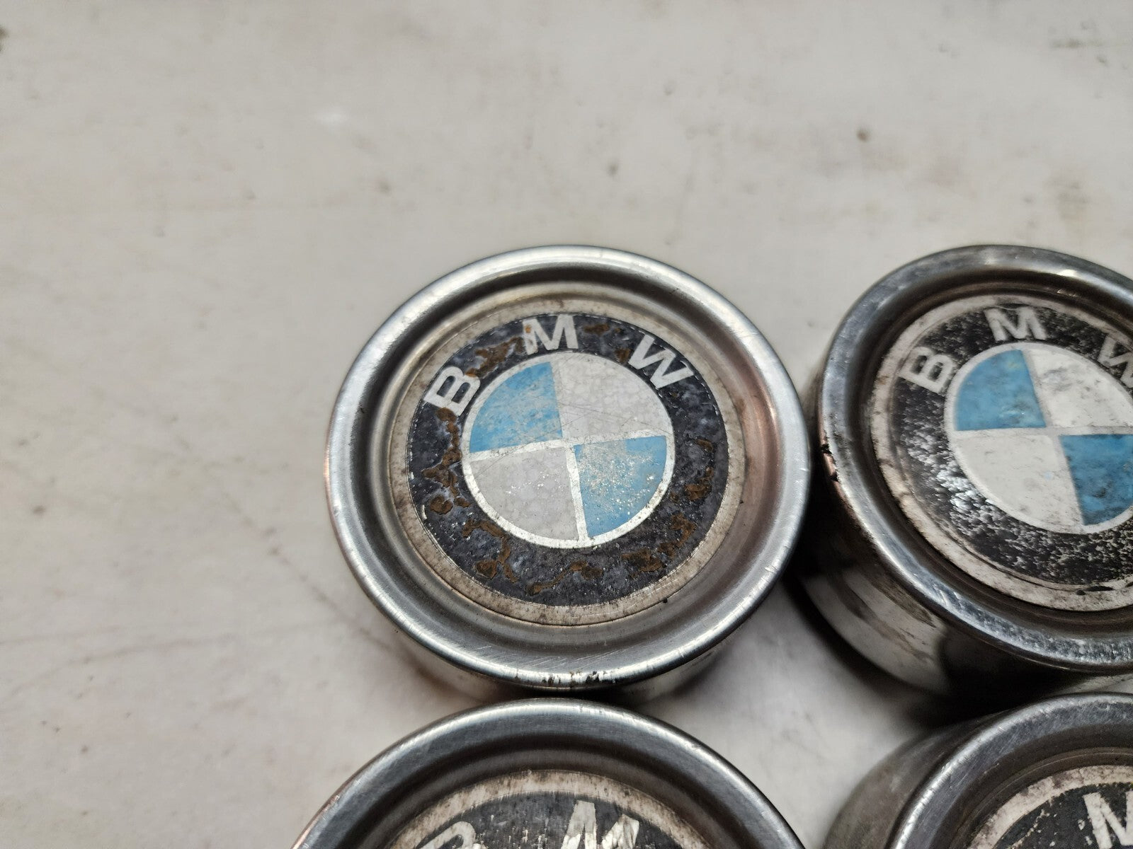 BMW E30 E21 E10 OEM Bottlecap Center Hub Cap Set