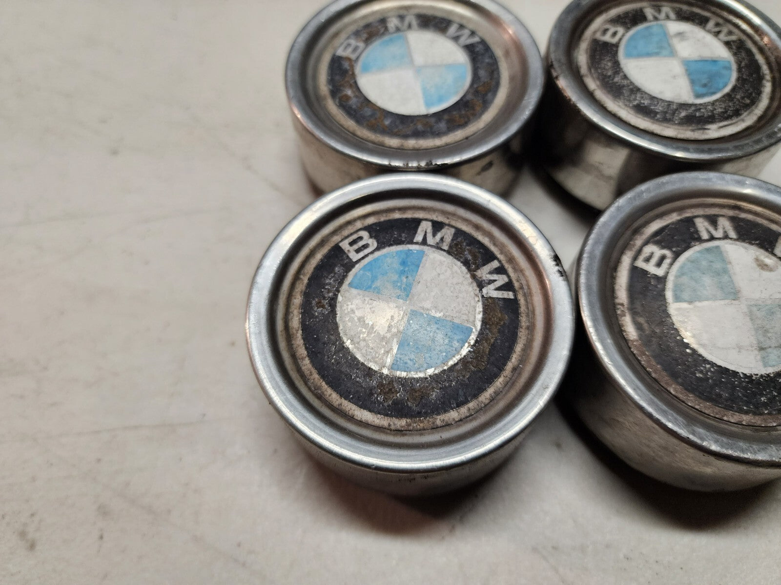 BMW E30 E21 E10 OEM Bottlecap Center Hub Cap Set
