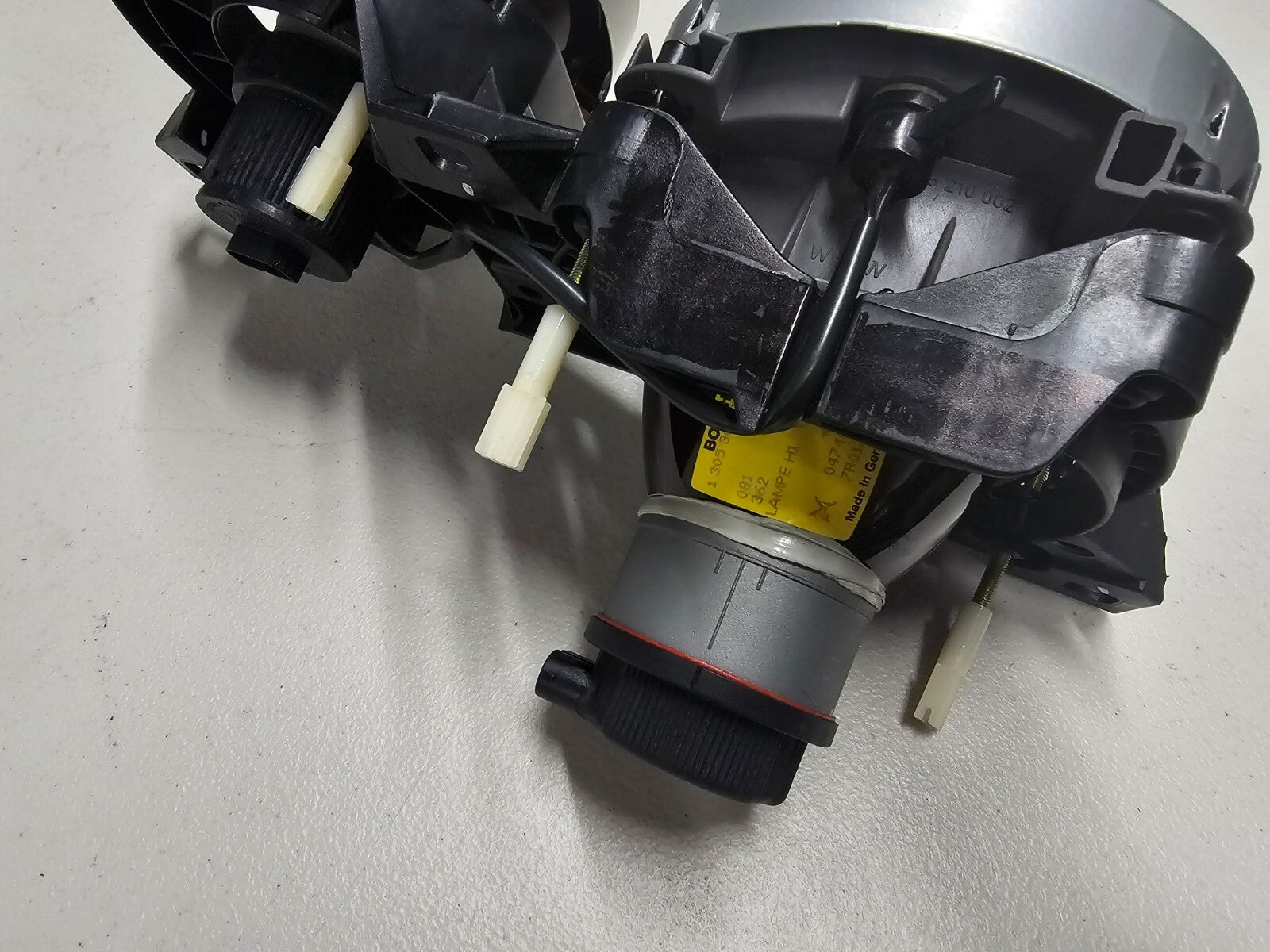 BMW E30 Passenger Brand New Bosch Euro Smiley Headlight NOS NLA