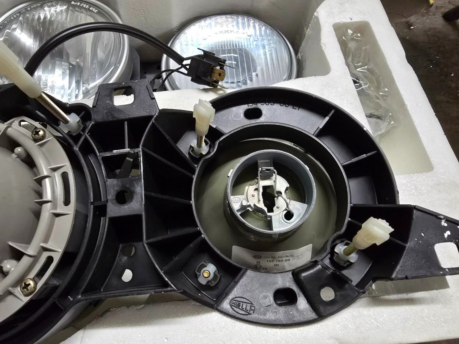 BMW E30 NOS NLA NIB Hella European Ellipsoid Headlights With City Light