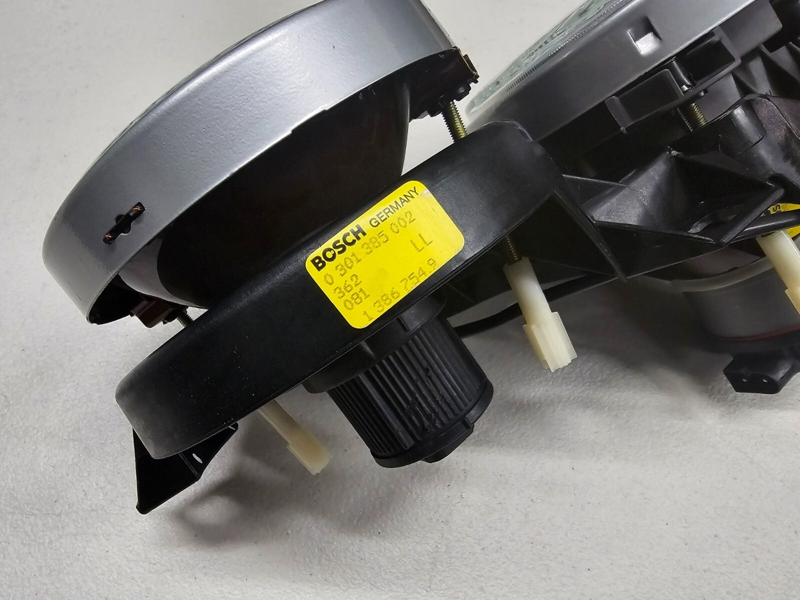 BMW E30 Passenger Brand New Bosch Euro Smiley Headlight NOS NLA