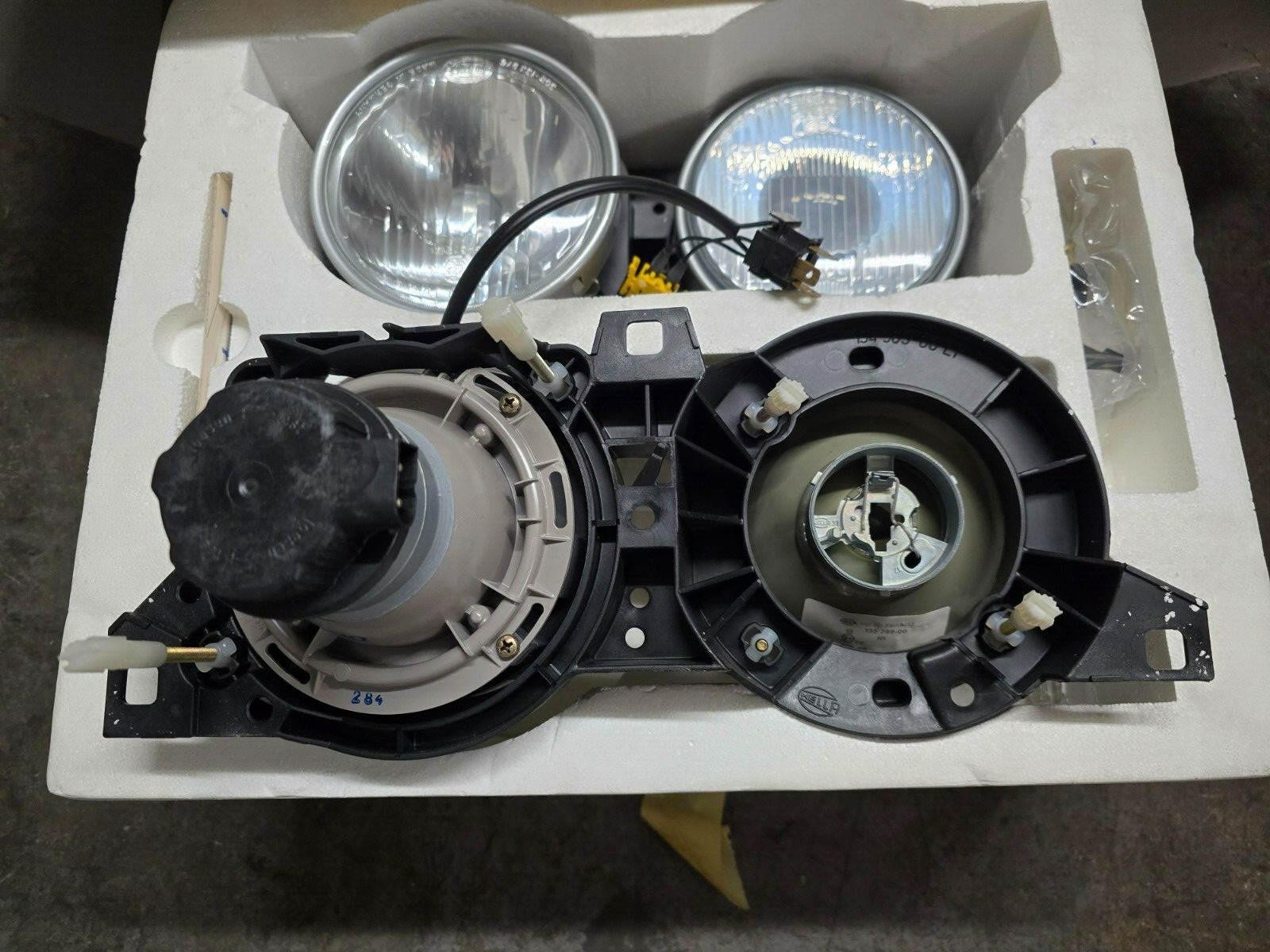 BMW E30 NOS NLA NIB Hella European Ellipsoid Headlights With City Light