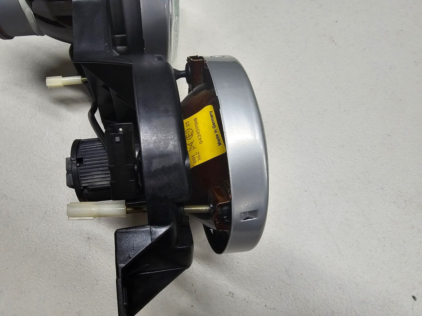 BMW E30 Passenger Brand New Bosch Euro Smiley Headlight NOS NLA