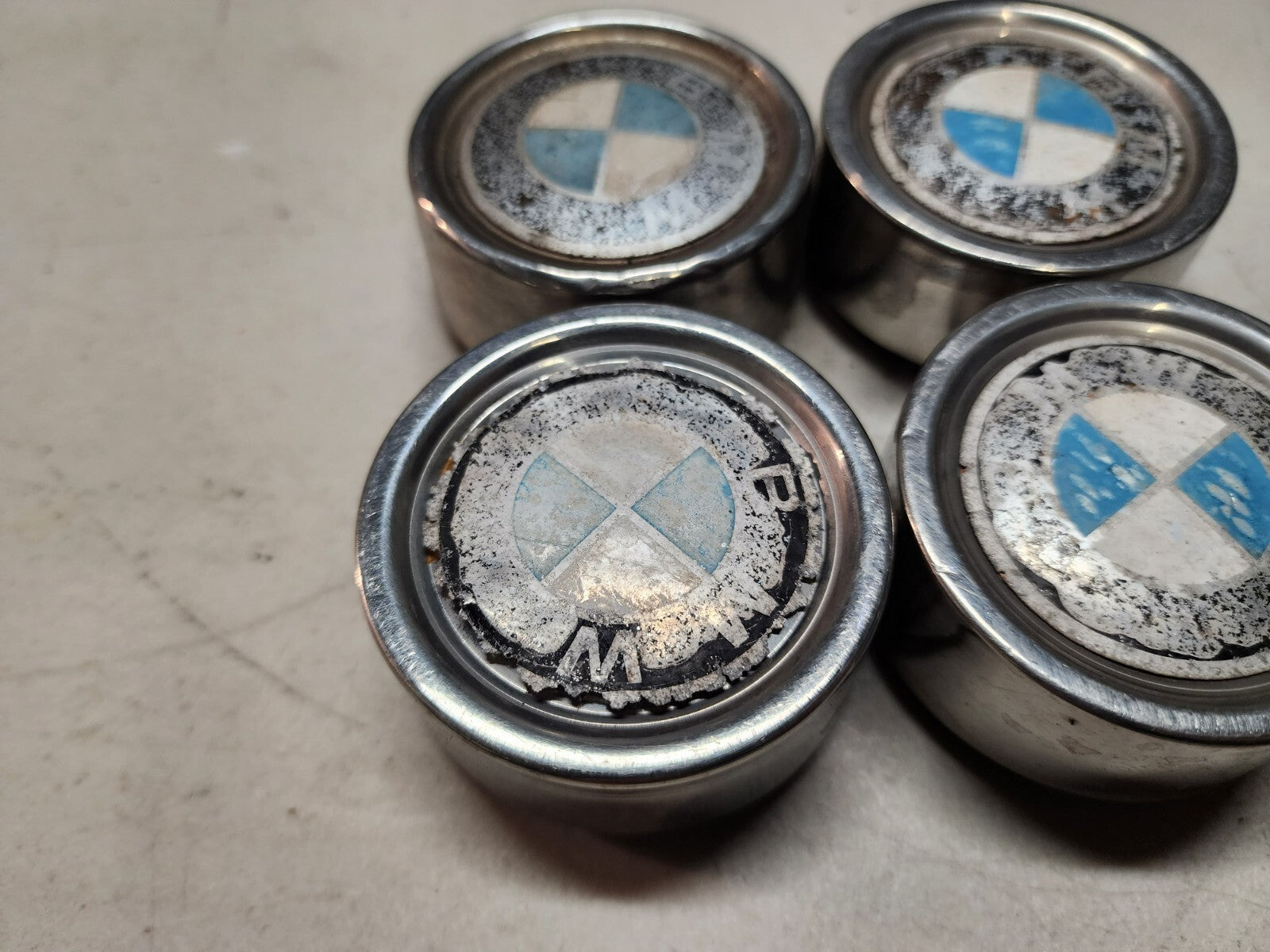 BMW E30 E21 E10 OEM Bottlecap Center Hub Cap Set