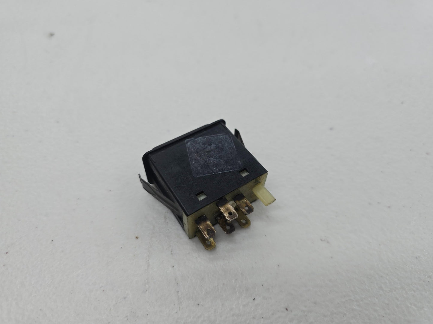 BMW E30 OEM Rear Window Defroster Switch Button 61311380338