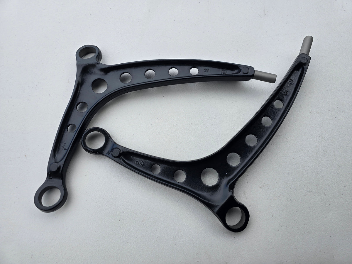 BMW E30 325ix AWD Front Control Arm Set 31121701059 31121701060