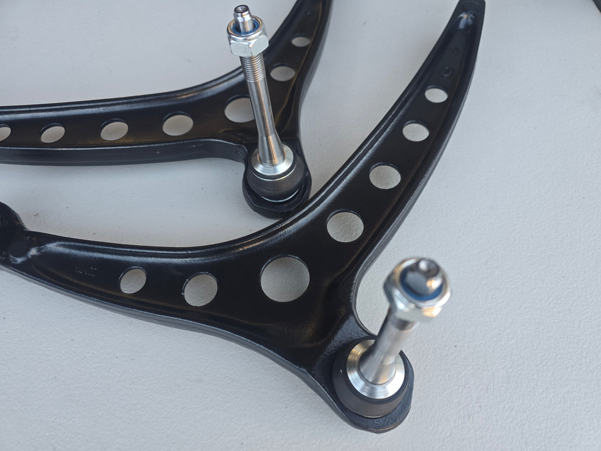 BMW E30 325ix AWD Front Control Arm Set 31121701059 31121701060