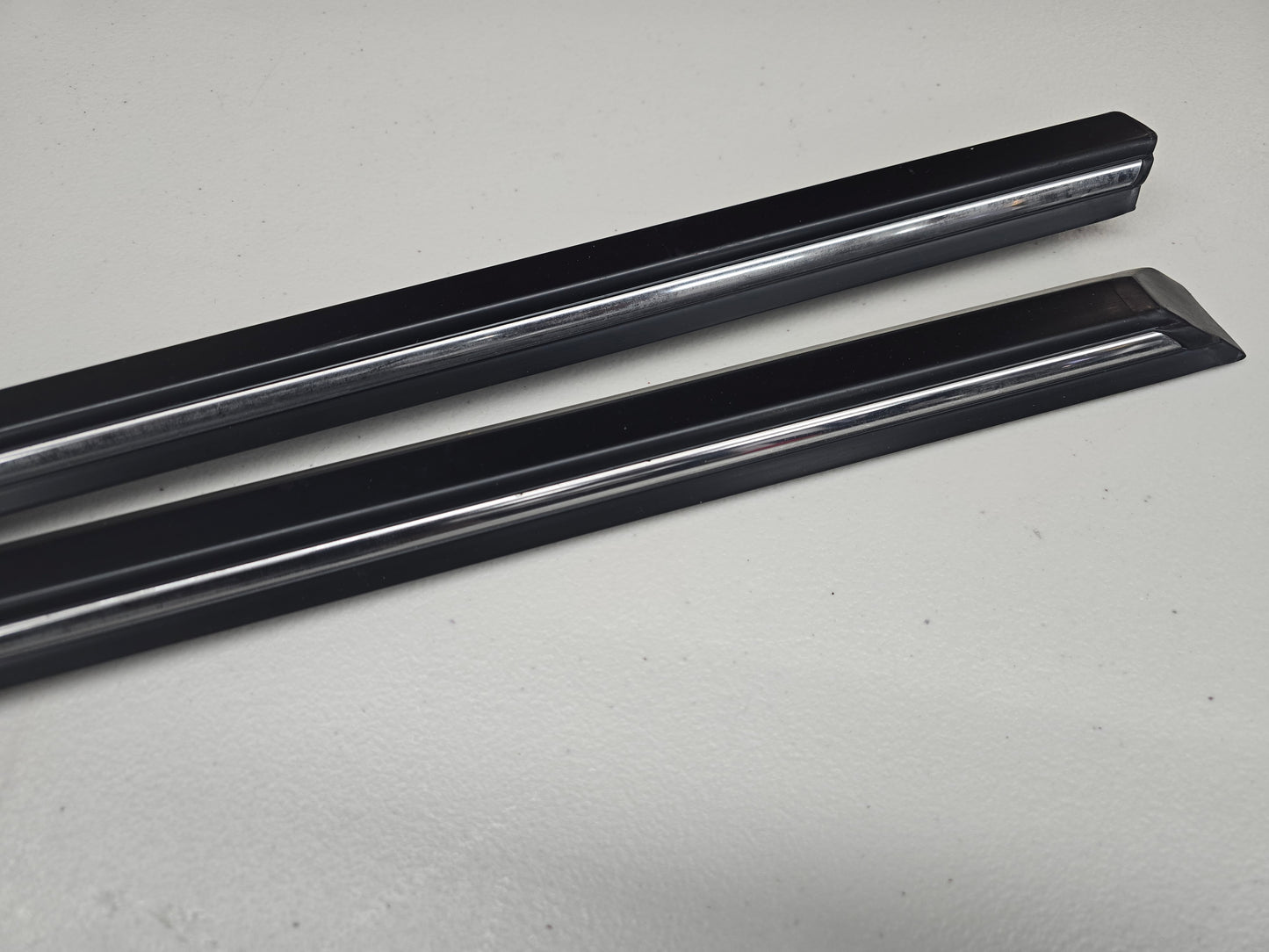 BMW E30 NOS BRAND NEW OEM Early Model Chrome Molding Set