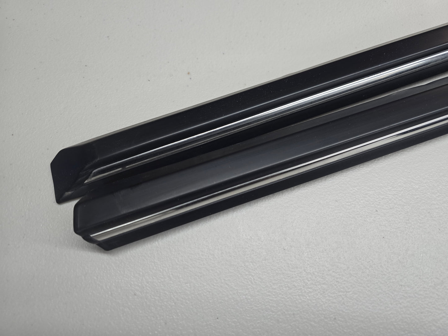 BMW E30 NOS BRAND NEW OEM Early Model Chrome Molding Set