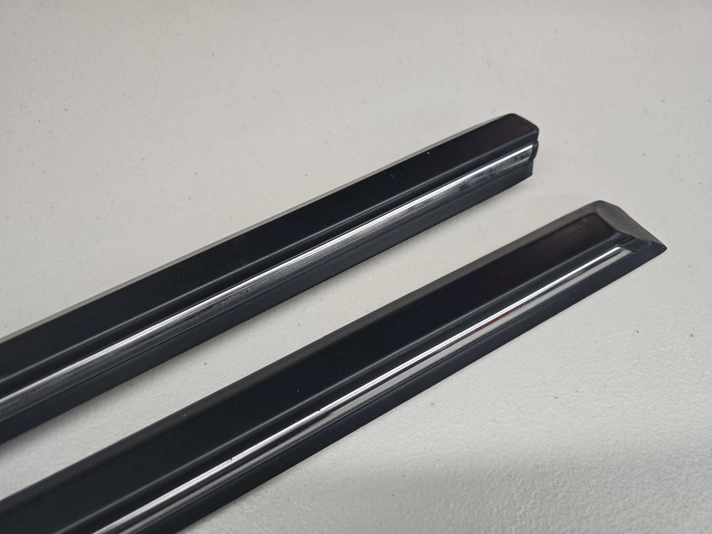 BMW E30 NOS BRAND NEW OEM Early Model Chrome Molding Set