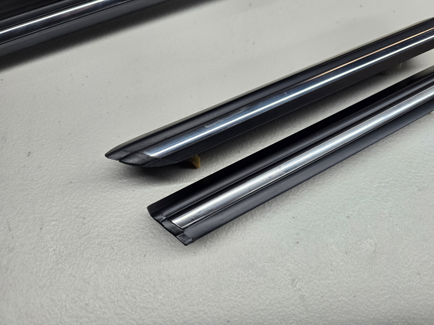 BMW E30 NOS BRAND NEW OEM Early Model Chrome Molding Set