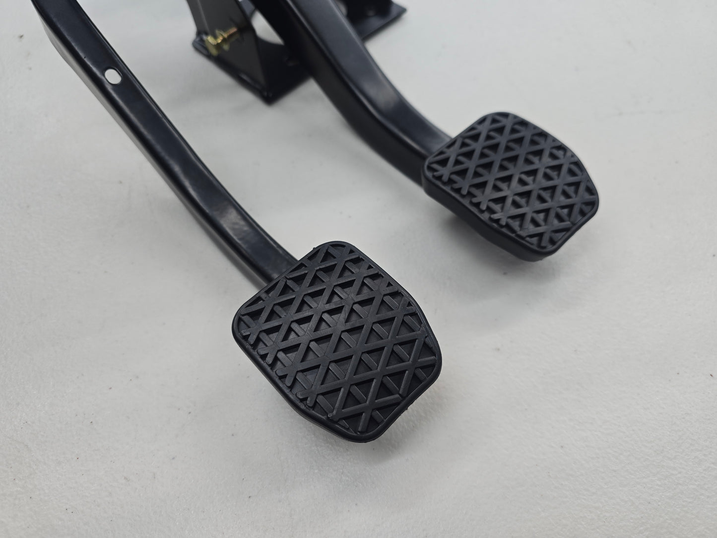 BMW Manual Brake Pedal / Clutch Pedal Rubber Pad Cover 	35211108634