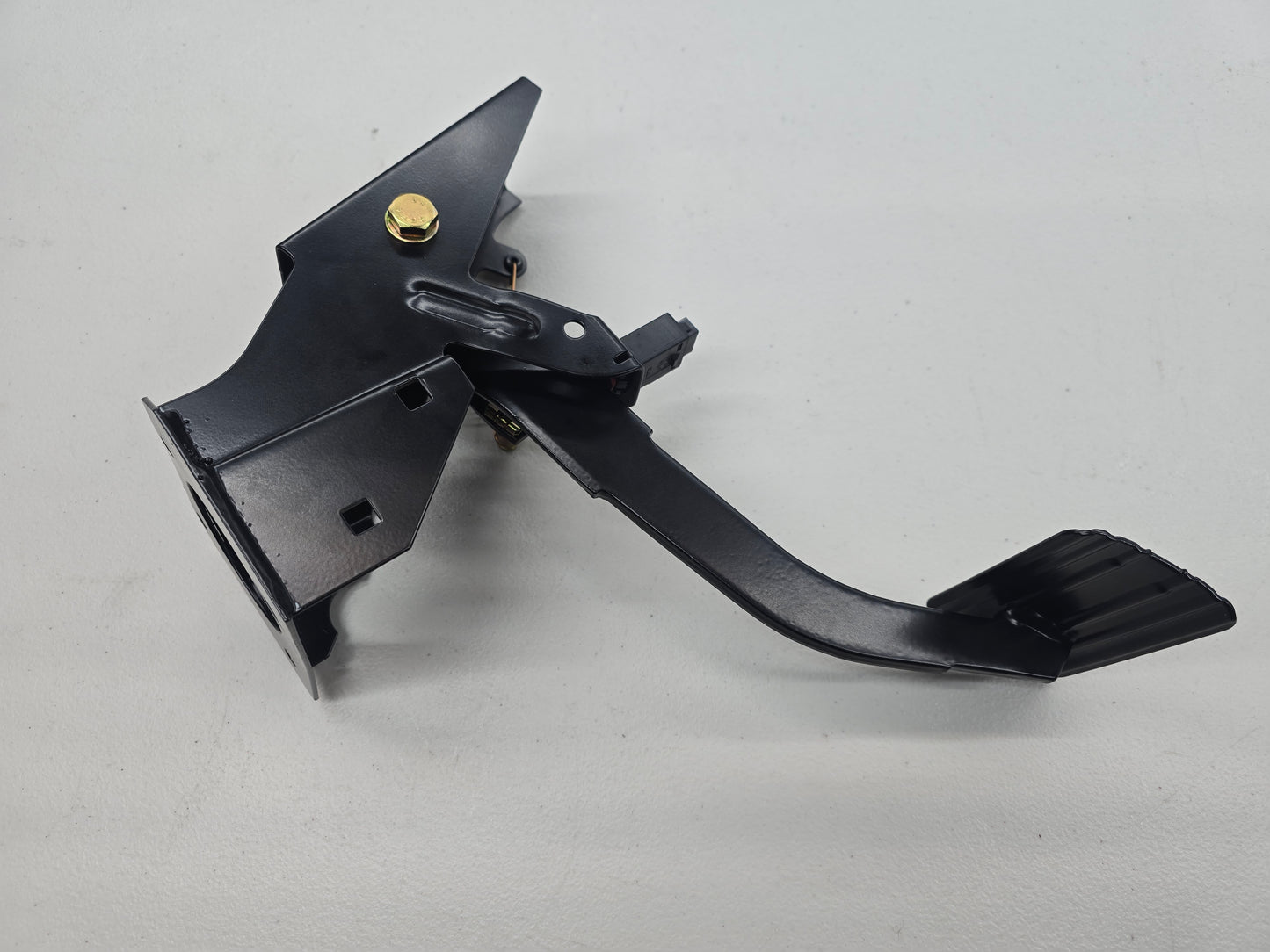 BMW E30 Rebuilt Late Model Non Airbag Automatic Pedal Box Assembly 35111157719 35211155018