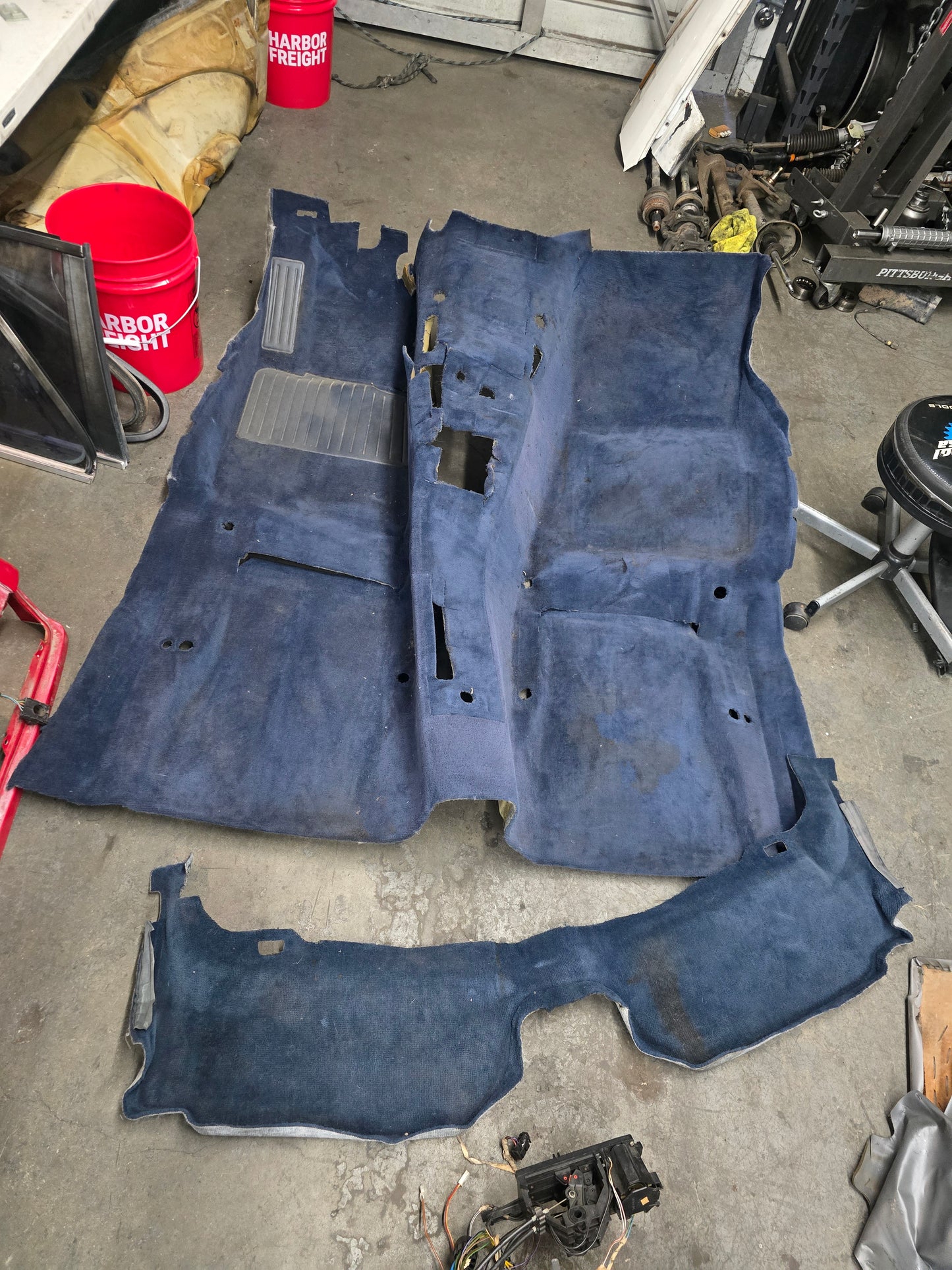 BMW E30 Sedan Pacific Blue Carpet