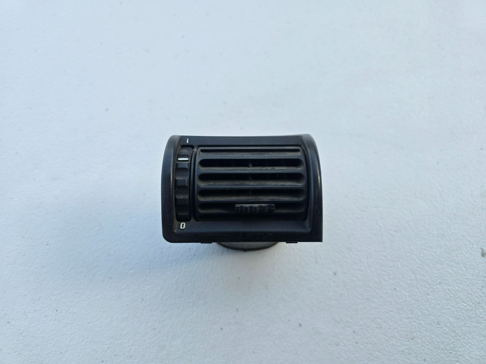 BMW OEM Z3 M Roadster Coupe Right AC Vent 64228397716