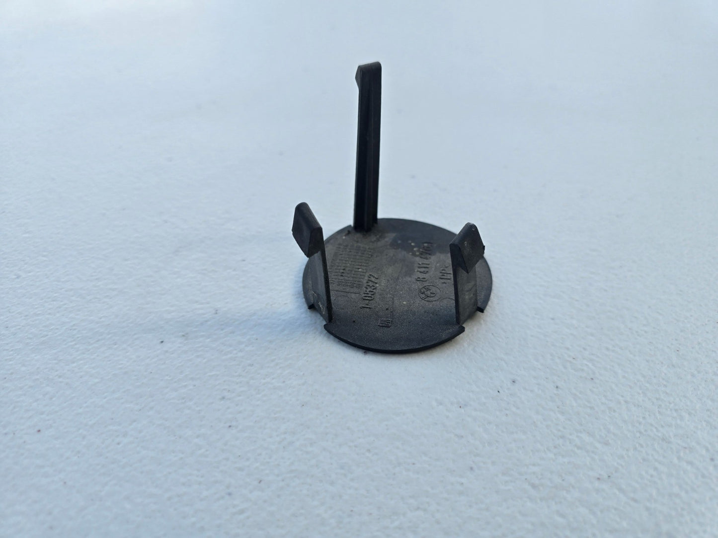 BMW OEM Z3 M Roadster Coupe Driver Headlight Air Intake Duct Cover 8411476