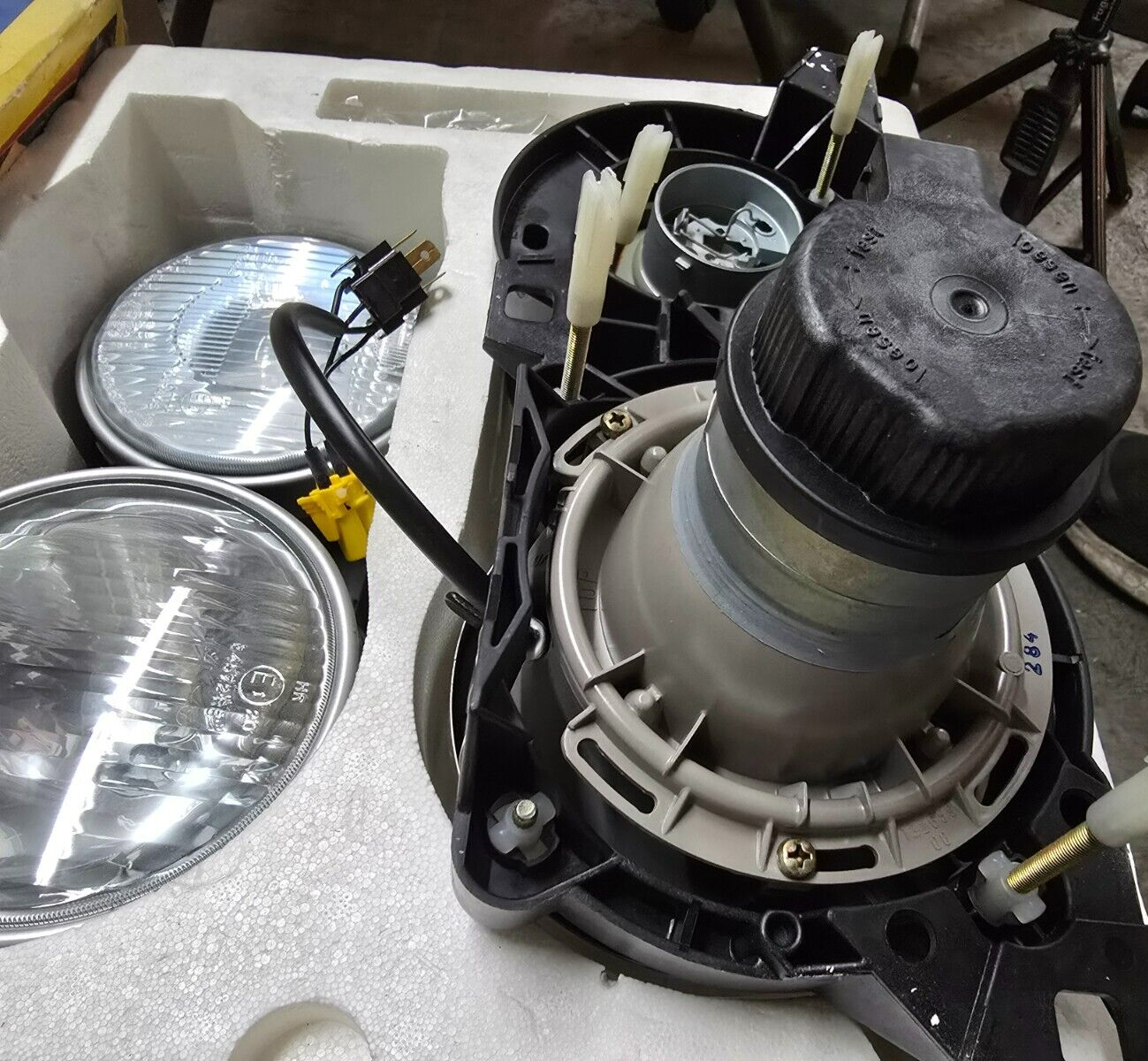 BMW E30 NOS NLA NIB Hella European Ellipsoid Headlights With City Light